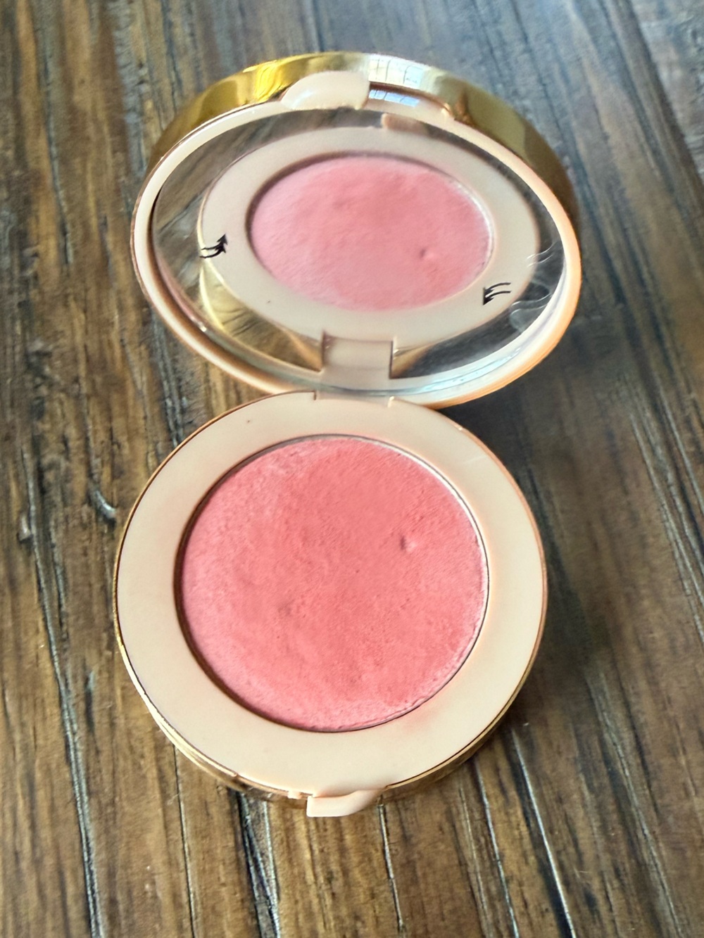 Gucci Radiant Pink 03 Blush - Picture 3 of 4